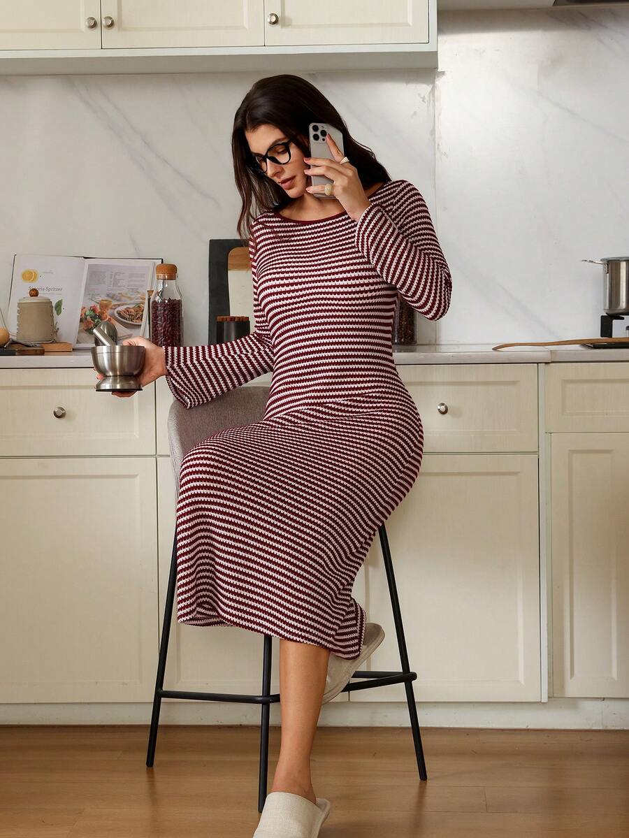Striped Pineapple Pattern Long Sleeve Women's Nightgown, Autumn and Winter Striped Pineapple Pattern Long Sleeve Women's Nightgown, Autumn and Winter